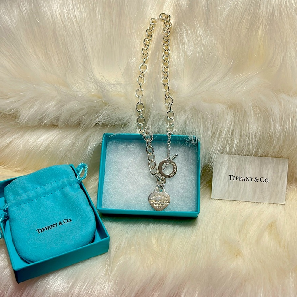 Tiffany & Co. Heart Toggle necklace